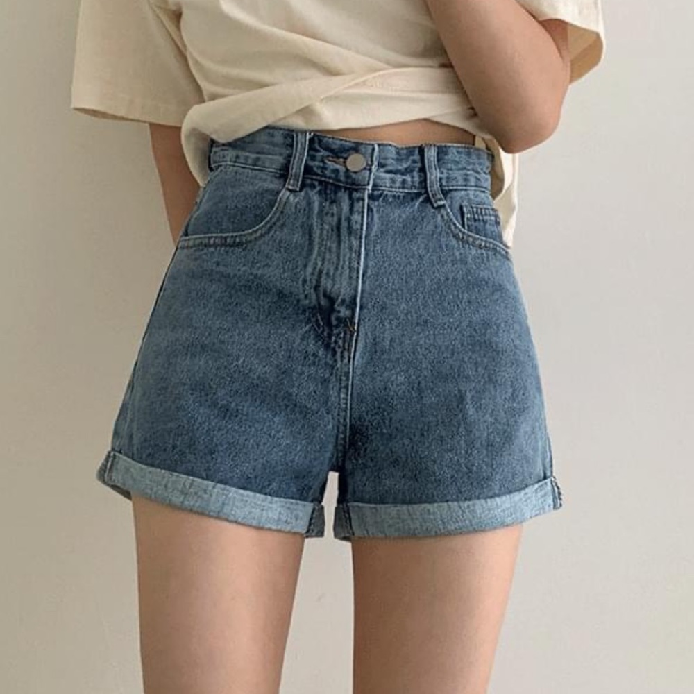Riders Mid Rise Medium Wash Shorts
